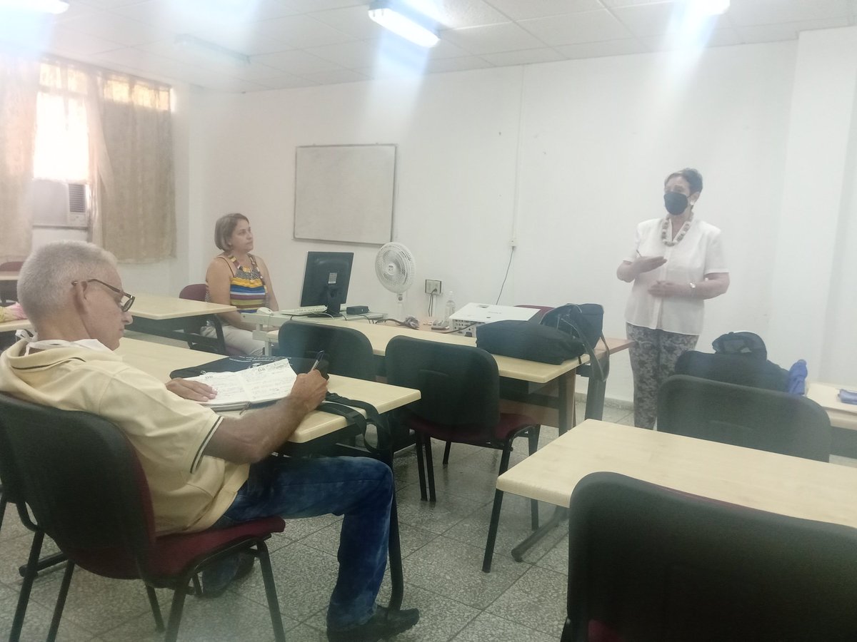Yuniey050981's tweet photo. Sesiona la Comisión Provincial para la atención a los organismos genéticamente modificados en la provincia de #VillaClara
... Se debaten temas medulares para la implementación responsable de esta política en el territorio.
#ocitma @JorgeAlvarezAl5 https://t.co/1HIRS1XLSc