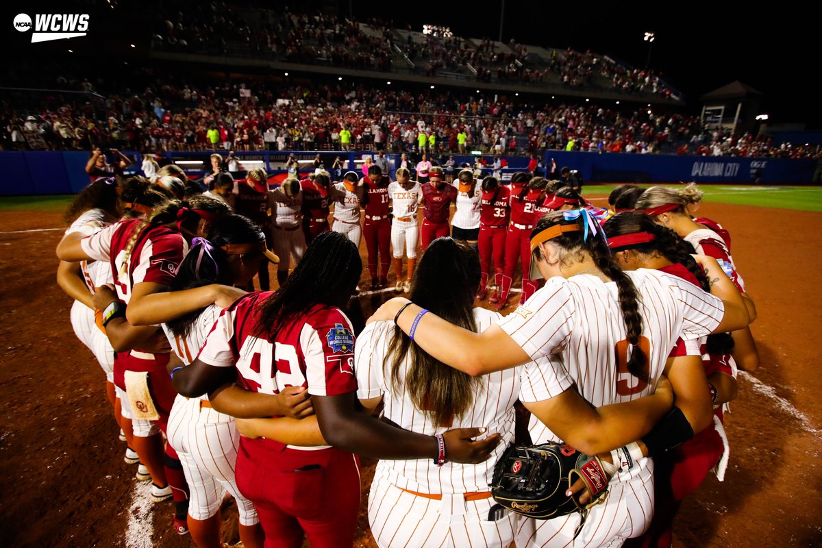 NCAA Softball tweet media