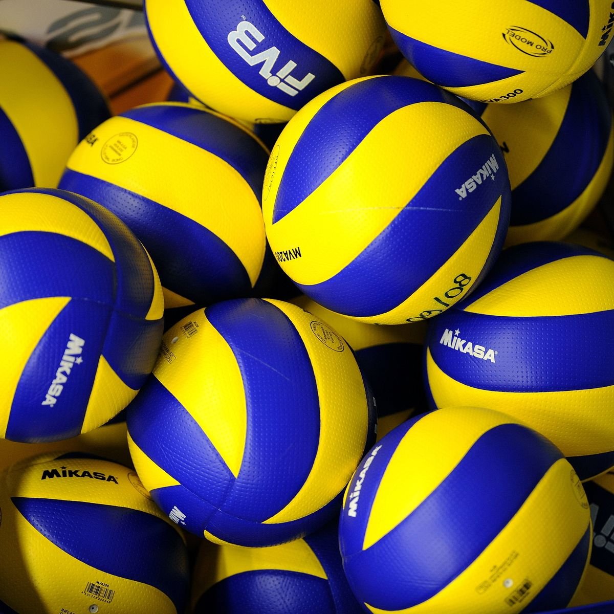 Straten Volleybaltoernooi voor de Nieuwveense landen.
KindPunt organiseert op 1 juli (van 18.30 tot 20.00 uur) een stratenvolleybaltoernooi in het Waterpark in de Nieuwveense landen. Meer informatie op: KindPunt.nl. 
kindpunt.nl/uploads/user/V…