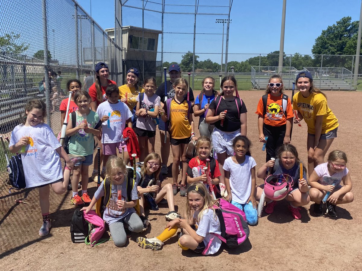 The junior softball camp came to an end. It was a great week with all the amazing softball players!! <a href="/RaineeGordon/">Rainee Gordon</a> @LaneyGR8 <a href="/erisolive9/">Eris Blair</a> <a href="/paige49221473/">paige</a> <a href="/Kennedy_20_/">Kennedy Voorhies</a>