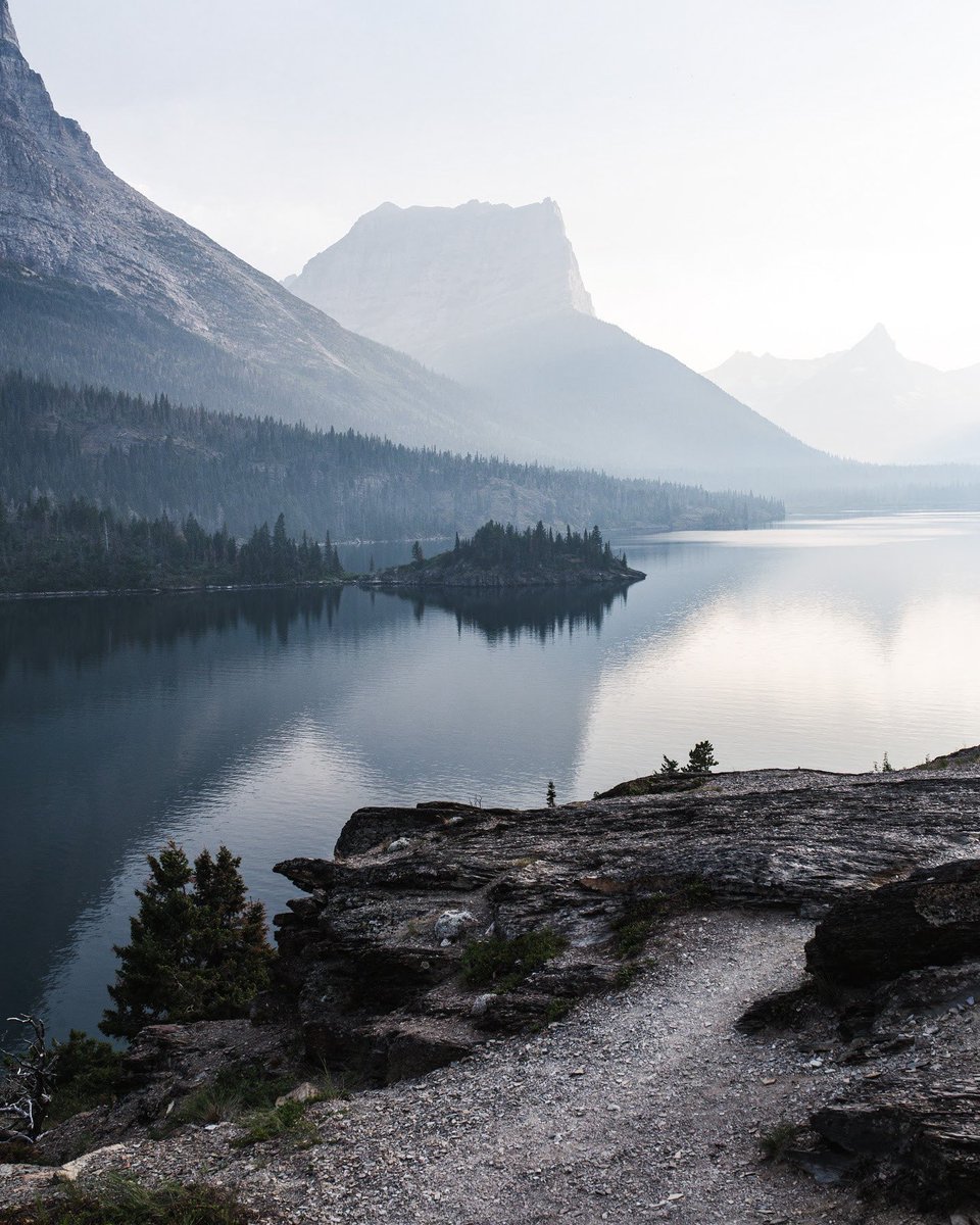 alexticegray's tweet photo. @TheSneakyLens Glacier National Park, August 2017 https://t.co/QOYIat2Kvu