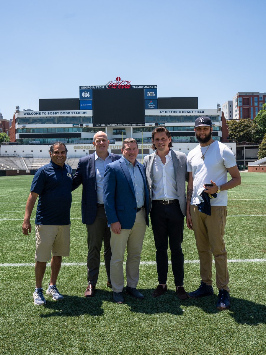 BlakeVanLeer's tweet photo. Honored to hang out with such an amazing group of people. Looking forward to celebrating the 1956 Sugar Bowl story with Producers @KellonAkeem #RobGrier #JasonBerman @PittTweet and @GTAthletics https://t.co/QdcufxT4ae