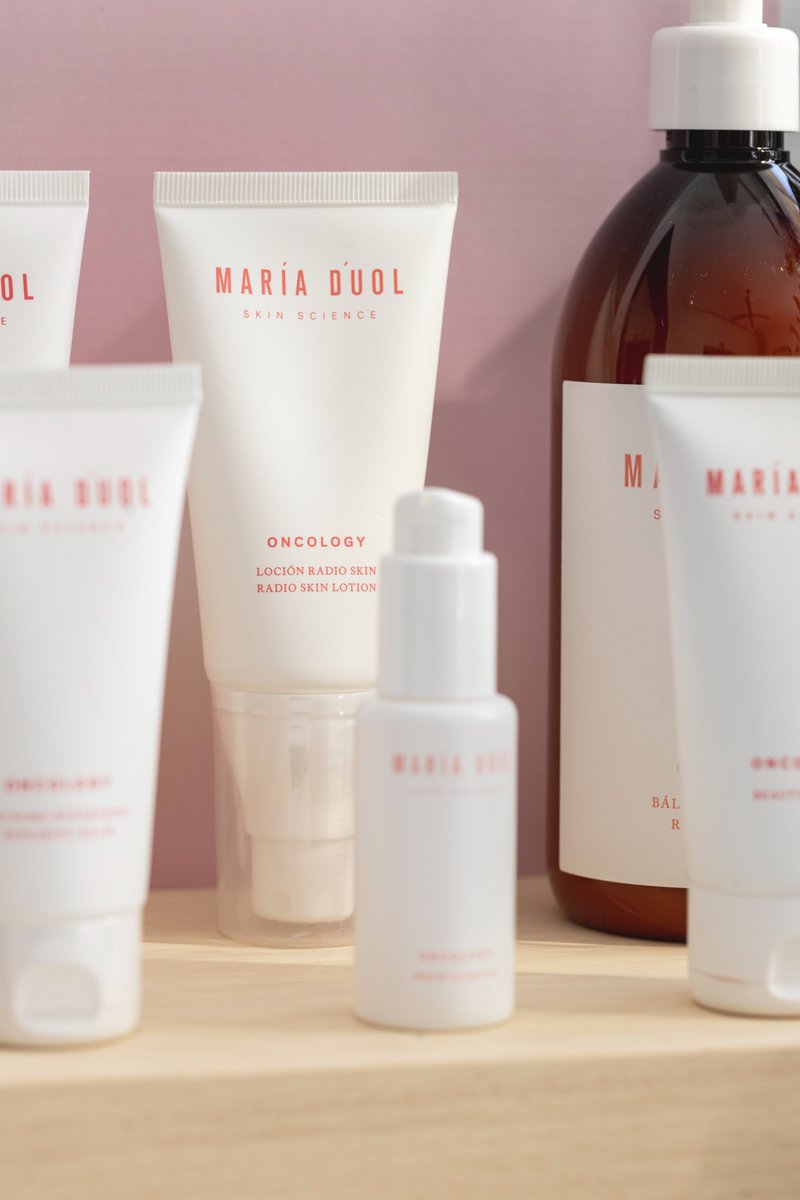 Si vas a empezar un tratamiento oncológico, nos gustaría que tomaras conciencia de la importancia de cuidar tu piel independientemente de qué tipo de tratamiento vayas a recibir, quimioterapia, radioterapia o cirugía. Vamos a intentar que la piel permanezca lo más intacta posible