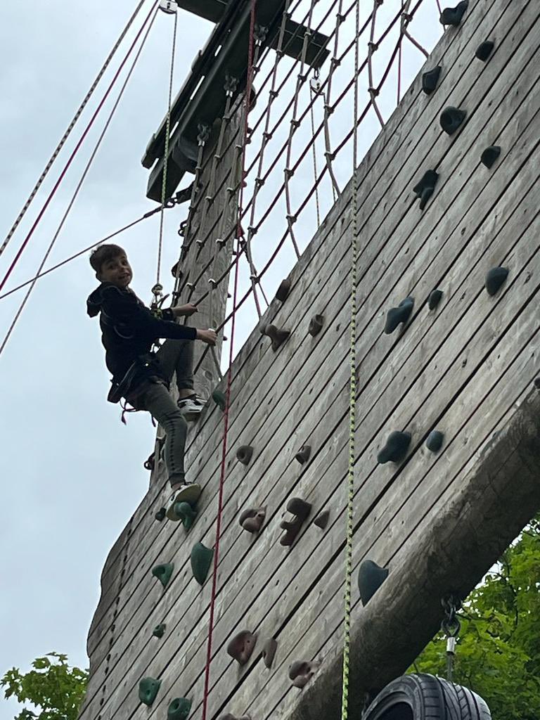 HeybridgeSchool's tweet photo. 🧗‍♀️🧗 https://t.co/gDnDPVG7fk