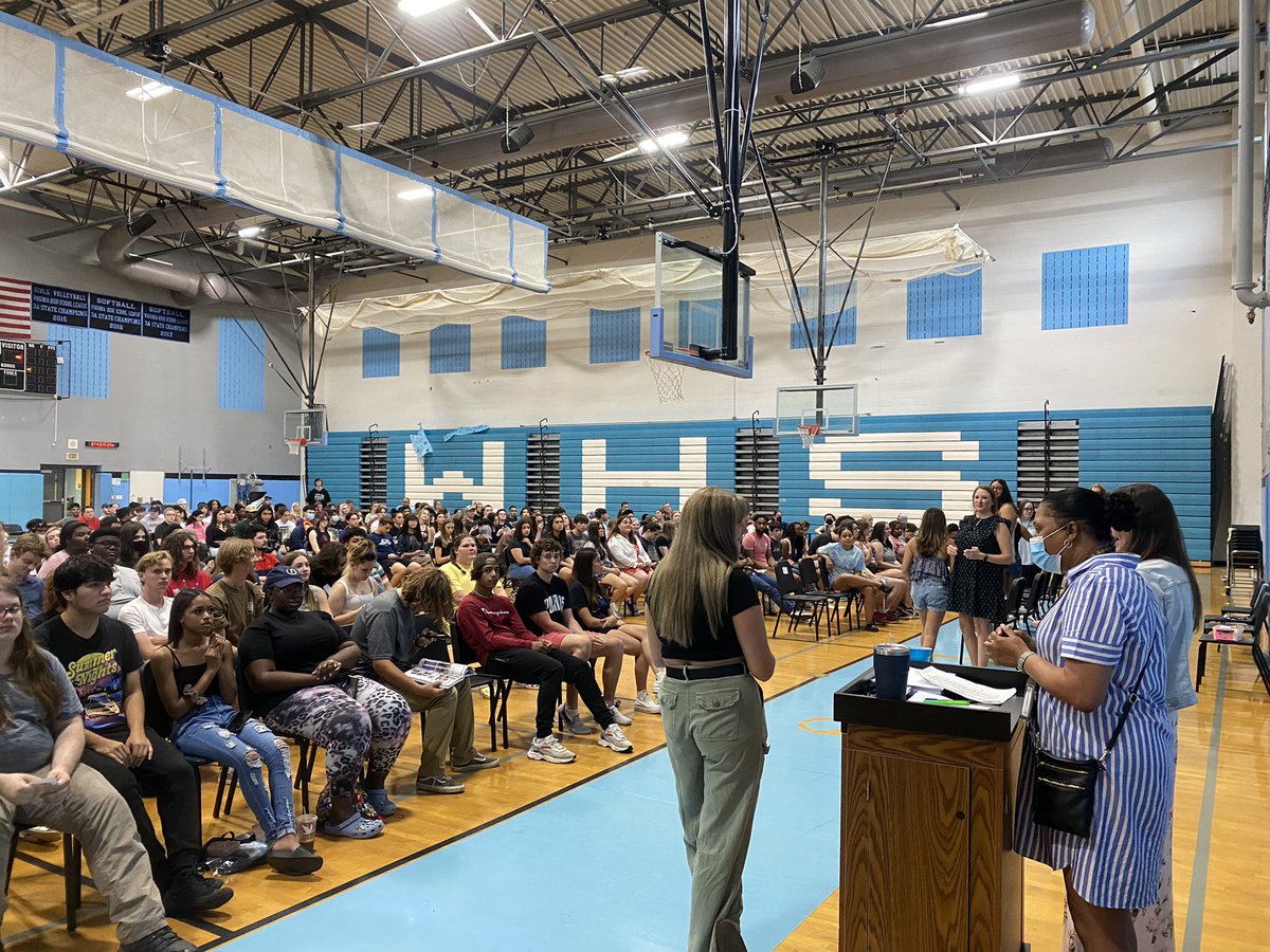 It’s getting real <a href="/WarhillHigh/">Warhill High School</a> <a href="/WHSPrin_WJCC/">PridePrincipalWHS</a> <a href="/msgishwhs/">Danielle Gish</a> #Classof2022 <a href="/WHSGradCoach/">ABHill</a>