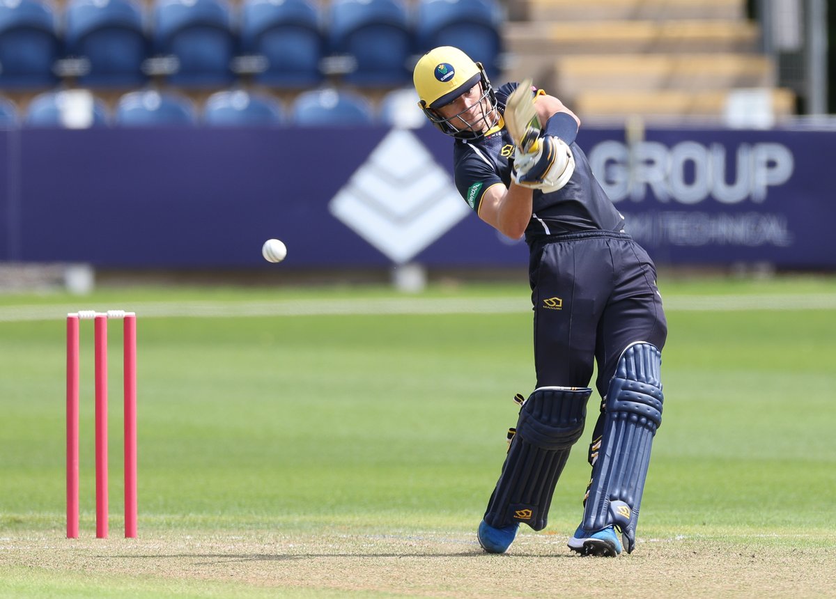 𝗚𝗟𝗔𝗠𝗢𝗥𝗚𝗔𝗡 𝗪𝗜𝗡

A stunning all-round performance see Glamorgan win by 5⃣ wickets under DLS and claim the 2nd XI T20 trophy 

Callum Taylor with an unbeaten half-century, guided his side to victory 😍

Congratulations boys 💪

Scores 👉 bit.ly/GLAMvLEI-2ndXI…

#GoGlam