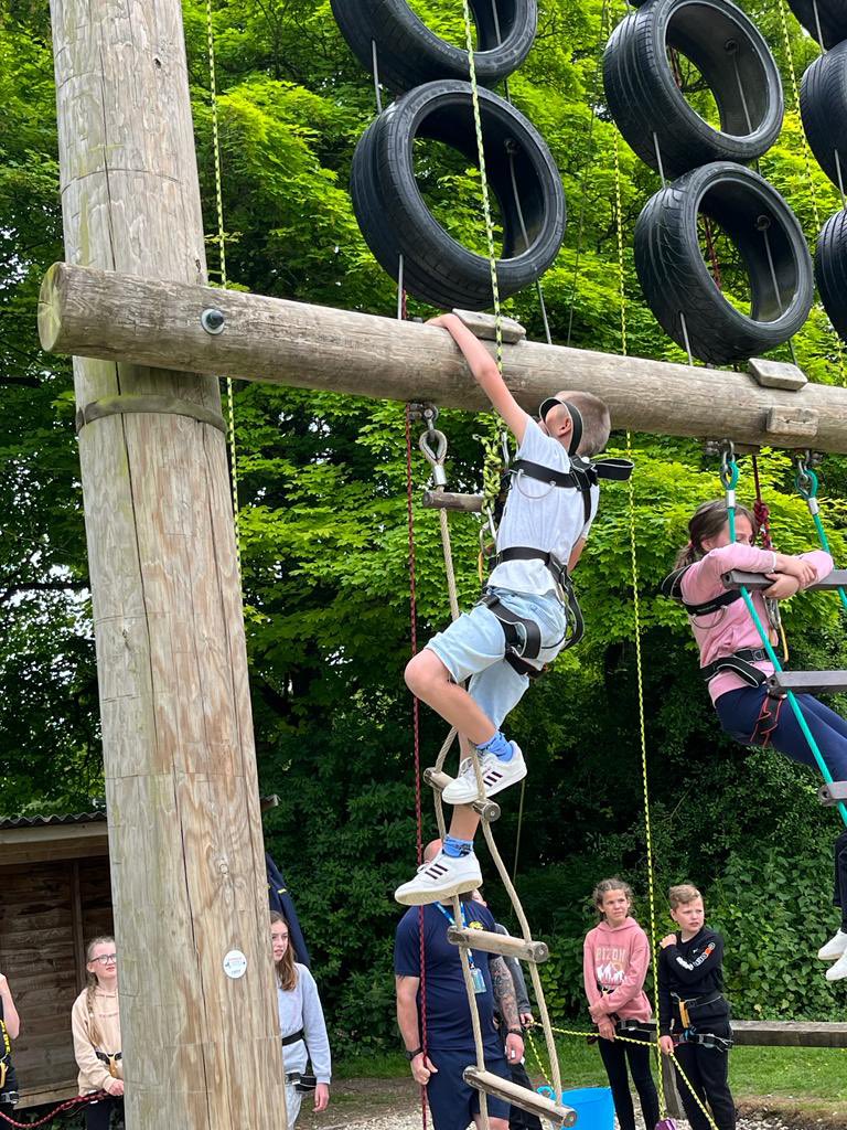 HeybridgeSchool's tweet photo. 🧗🧗‍♀️🔴⚪️ https://t.co/uokwt5SjgP
