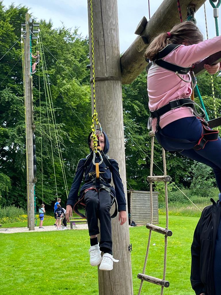HeybridgeSchool's tweet photo. 🧗🧗‍♀️🔴⚪️ https://t.co/uokwt5SjgP
