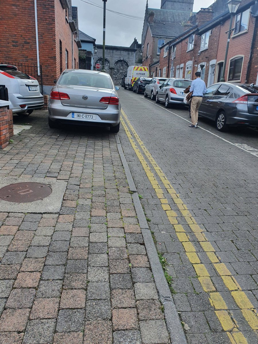 BadParkingLK's tweet photo. If there's no parking on #ExchangeSt then it must be fine to park and block the footpath right? @LimerickCouncil @GardaTraffic @DanielButlerFG @PedestrianLK #badparkinglk #YPLAG #ThinkBeforeYouPark #cleanourpaths https://t.co/cwUTfGZiOO