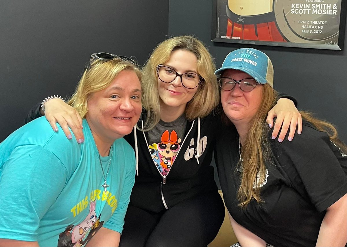Elongo78's tweet photo. Super excited to see and spend time with my family tomorrow night!! #SmodSquad @ThatKevinSmith @SModcastle https://t.co/NdcdwXBtSo We do fun exciting this together!! We must get TKSC SOTU pics together. https://t.co/78dXwpvUvA