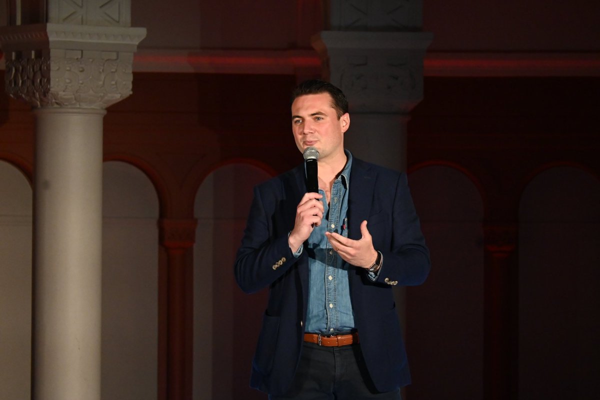 salefran tweet media