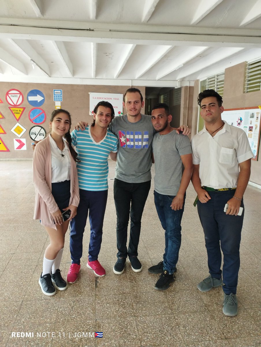 Carlitos_madrig's tweet photo. #ETP Seguimos trabajando con los más jóvenes de la casa.
#Cienfuegos #Cuba #JGMM https://t.co/AVgVelz3cN