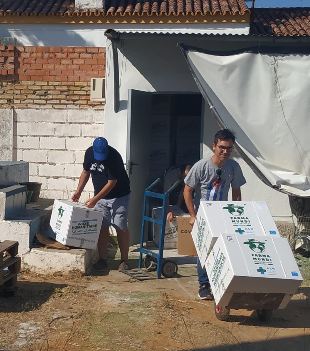 ✌️Objetivo cumplido. Hoy hemos cargado nuestro contenedor solidario para su inminente embarque con destino a #Cuba 🇨🇺. Más de 3 toneladas de medicamentos y material sanitario donados desde #Andalucía al pueblo cubano porque #CubaNoEstáSola #CubaVive #AbajoElBloqueo ✊️