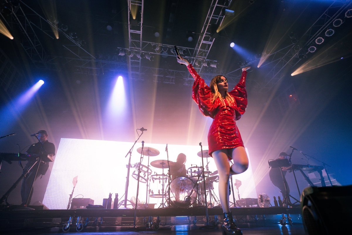 KyleMillerPhoto's tweet photo. The band @CHVRCHES being incredible.
Check out full gallery (link in @showsigoto bio) #showsigoto #sigt #chvrches @HOBOrlando https://t.co/pbMBIeqXMS