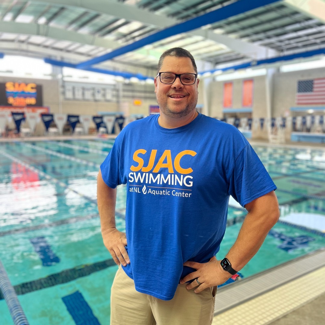 SJAC Family, please join us in welcoming our new Director of Athlete Development, Louis Petto!!! #rollgators🐊 

teamunify.com/team/mabsjac/p…