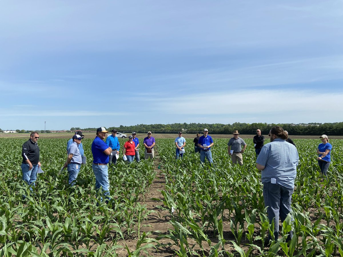 JulieBoForal's tweet photo. Walking plots &amp; talking seed treatments with @corteva Regional Seed brands. Multiple MOA is the key to a strong start. 🌱 https://t.co/FJqY1SFAi0