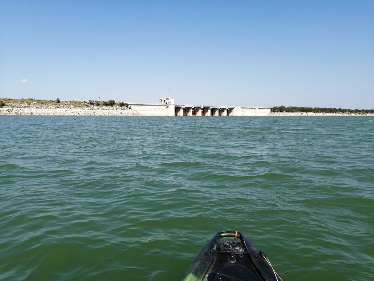 CavazosSantiago's tweet image. Así la presa Cuchillo al momento 14:01 y dicen que no hay agua solo secaron la presa de la boca para hacer sus enjuagues @AyD_ParaTi @samuel_garcias #MtyFollow RT