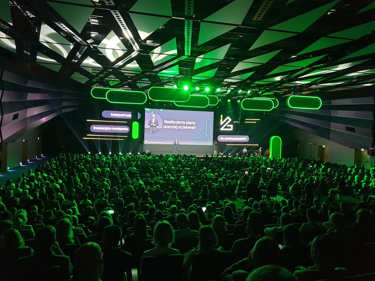 PolskaGrupaMoto's tweet photo. Dziś w Poznaniu święto B+R! #INNOVATORIUM @Lukasiewicz_pl przyciągnęło >1000 naukowców i przedsiębiorców z całej PL, by zwiększyć zaangażowanie PL firm w #HoryzontEuropa.
Była też silna ekipa #PGM: #SanokRubber #VANSTAR #MCPOLSKA #ElCab #FischerAutomotive #Splast @PIMOT_EU https://t.co/6UfKwcqzpp