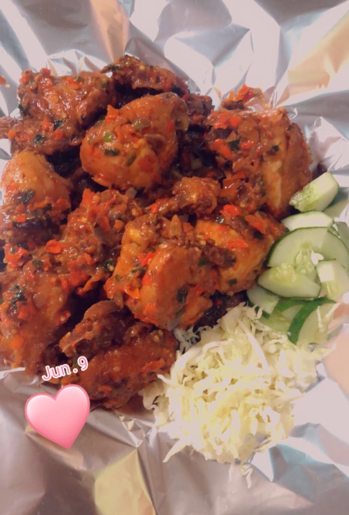 chickenbosslady's tweet photo. Spicy 🌶 chicken delivered #FullChicken #4k #kaduna #UngwanBoro # 08034403608 https://t.co/OF46XsnbbA