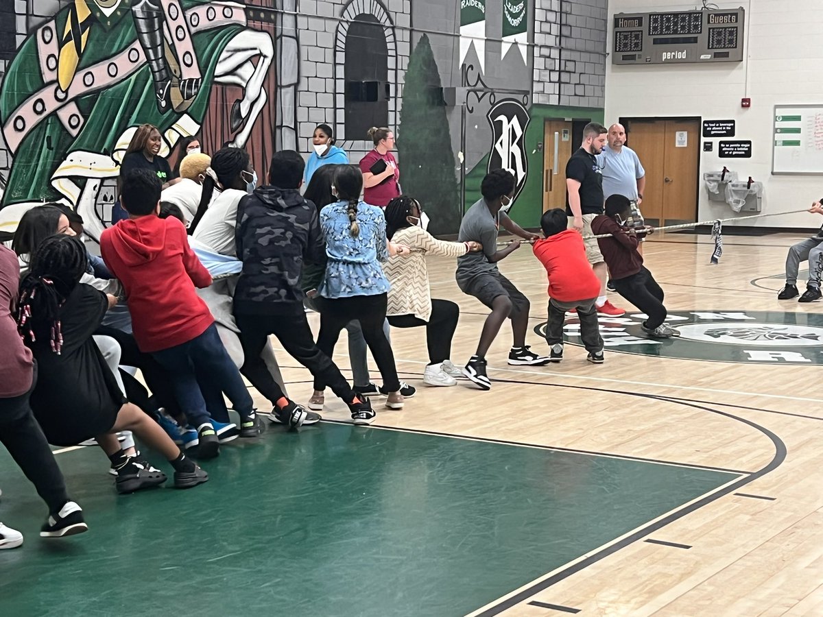 Tug O’ War today in P.E. classes! Students and staff had the best time laughing and enjoying time with each other. 💚🖤