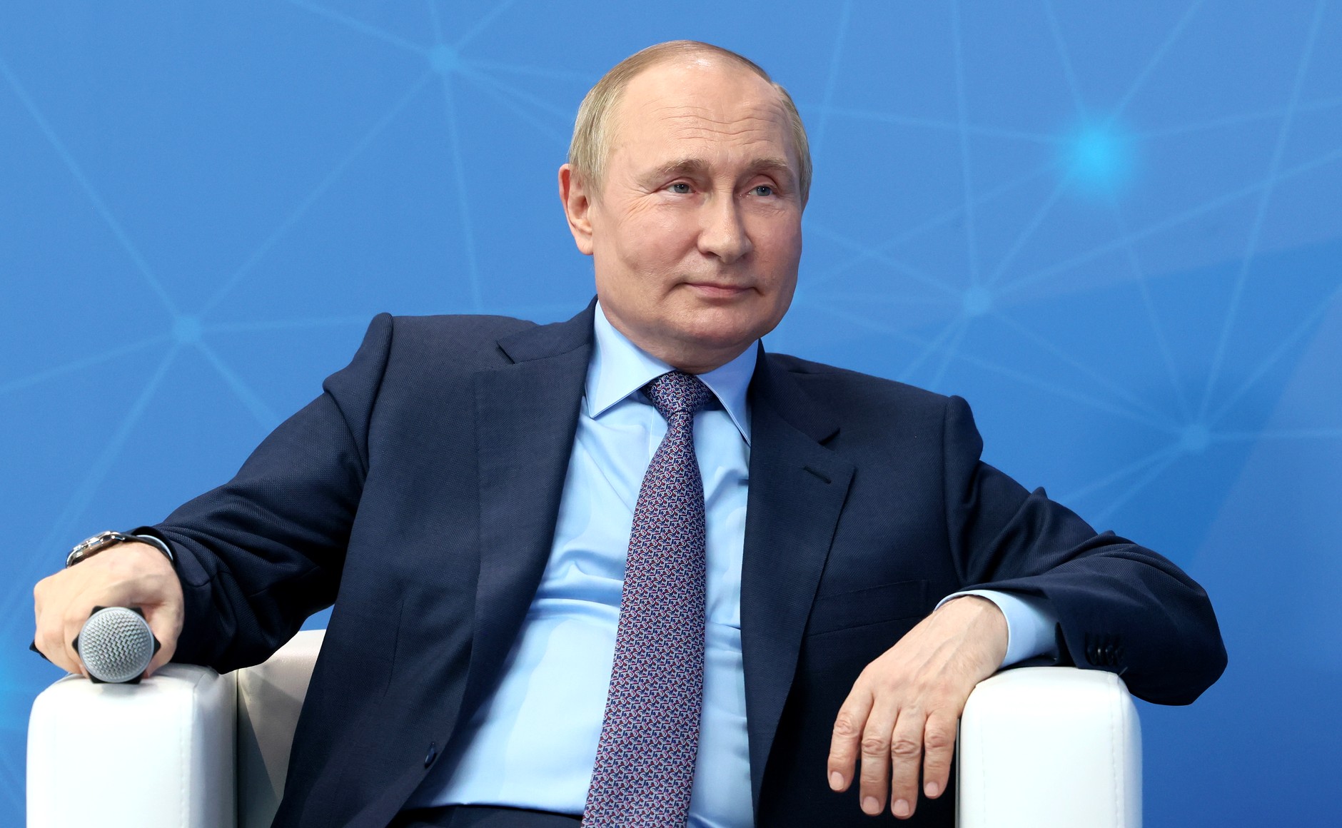 MFA Russia 🇷🇺 on Twitter: "💬 President Vladimir Putin: There is no  in-between, no intermediate state: either a country is #sovereign, or it is  a #colony, no matter what the colonies are