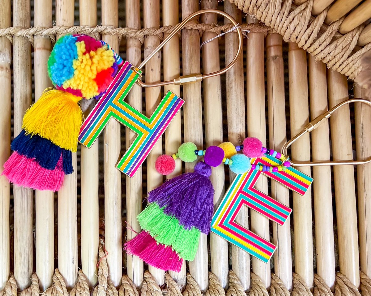 sullivansgifts's tweet image. New enameled initial keychains with multi beaded strands, poms and stacked tassels…. 💕💁🏼‍♀️✨

#giftideas #initialkeychain #janemarie #shopsmall #shoplocal #shopsullivans #weship