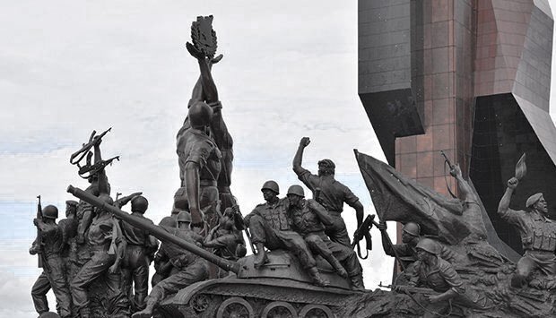 angowindhoekto1's tweet photo. located
 in Cuando Cubango Province, erected in honor of the fighters in August 1981.

#angola #cuitocuanavale #memorialday #cuandocubango #province #history #tourism #travel #visit #army #metals #honor #lightroom #photo #vsco #battle #information #fıgters #augost #1981 https://t.co/Uyj7O5eHAs