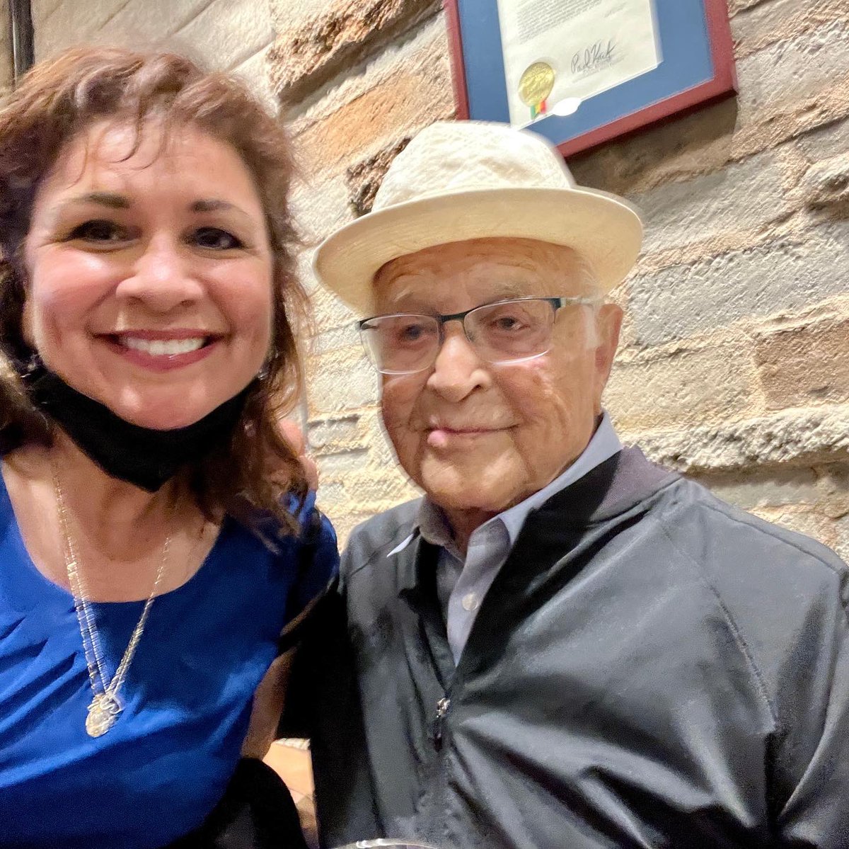 iambrendagarcia's tweet photo. What a night! #GeffenPlayhouse. Great people, great party and show!  LEGENDS #RitaMoreno 
#NormanLear Veterans #VME BJ Lange Y'Dhanna Daniels Karen Kraft Tony Lugo #VeteransInMediaAndEntertainment #Hollywood #ActorsWhoServed #Latina  #TheActorLife https://t.co/RpksOnOp15