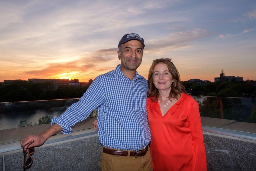 gradcommons's tweet photo. GCP said goodbye to Faculty Director Guhan Subramanian last month after six years with the Graduate Commons Program. Guhan and his wife, Helen Clement, added new traditions to our line-up of events and we will miss their special touches.  Thanks for the past six years!  Cheers! https://t.co/F7oTrRfOqD