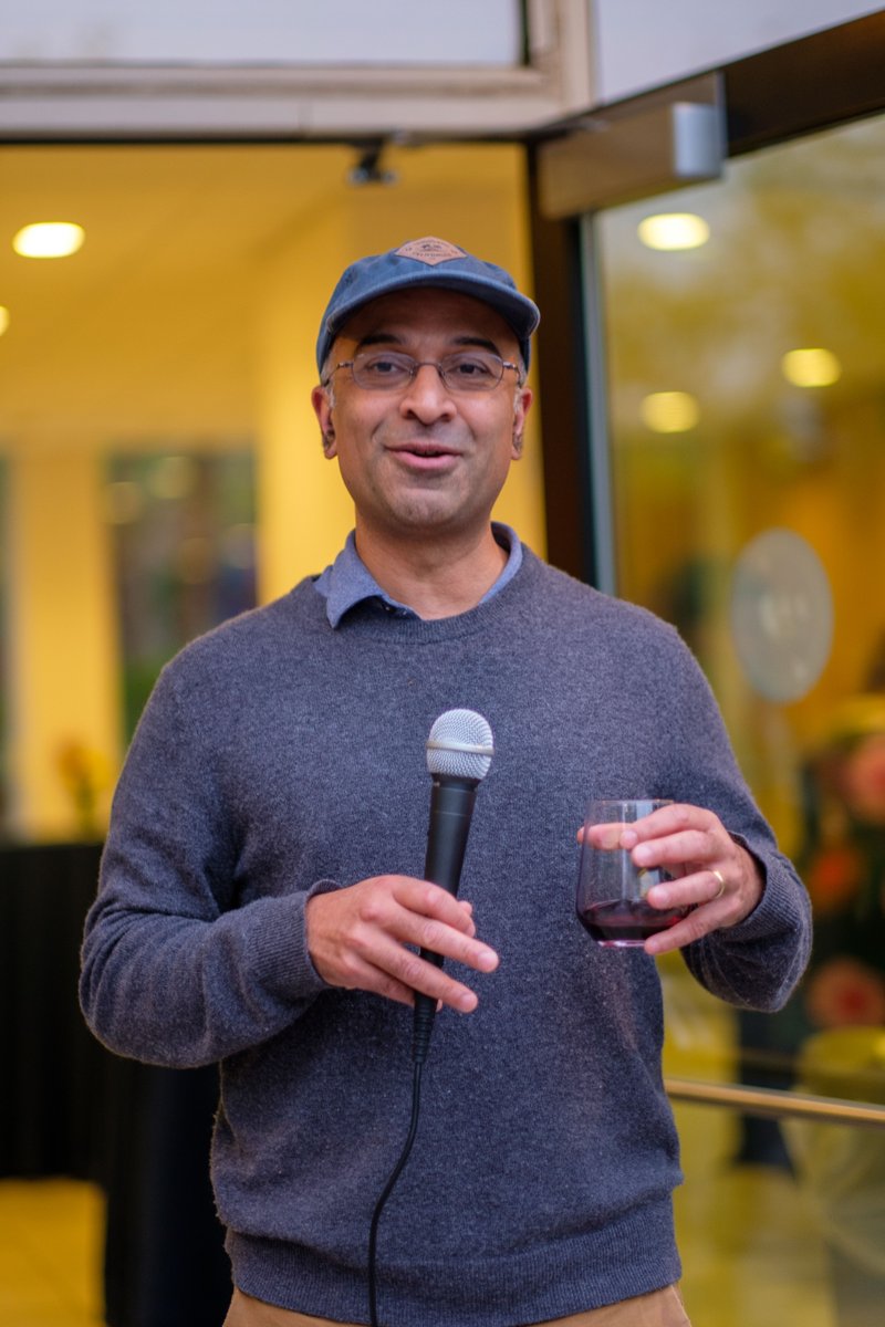 gradcommons's tweet photo. GCP said goodbye to Faculty Director Guhan Subramanian last month after six years with the Graduate Commons Program. Guhan and his wife, Helen Clement, added new traditions to our line-up of events and we will miss their special touches.  Thanks for the past six years!  Cheers! https://t.co/F7oTrRfOqD