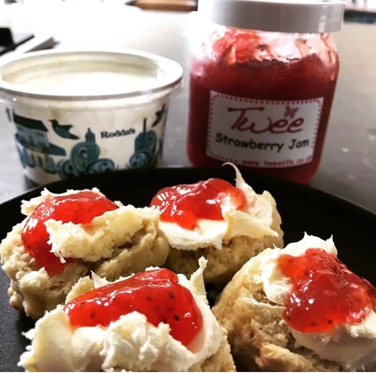 TweelifeUK's tweet photo. There’s only one way… #creambeforejam

Little treat after a hard days picking, cooking and jarring! Twee homemade strawberry jam now for sale on Etsy. https://t.co/SFhVJqCU9w #devon #creamtea #scones #strawberryjam #treatyourself #summerinajar #homegrown https://t.co/zoH9t3C2yI