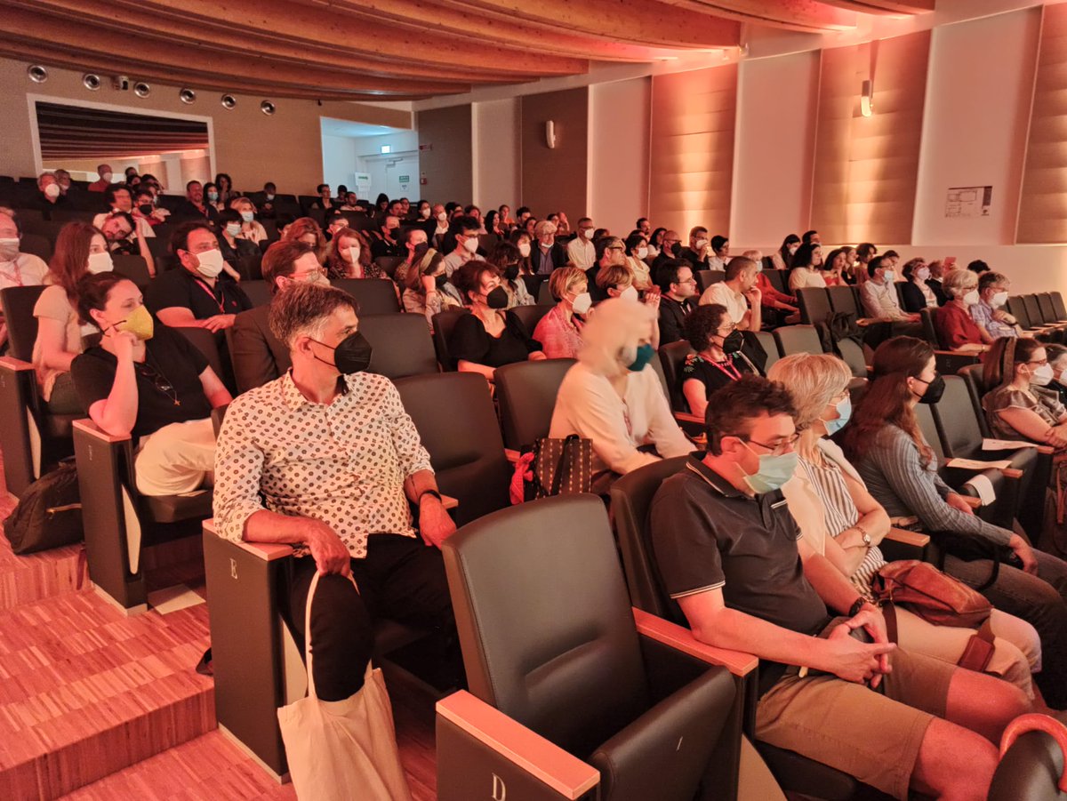 Laura Banella tweet media