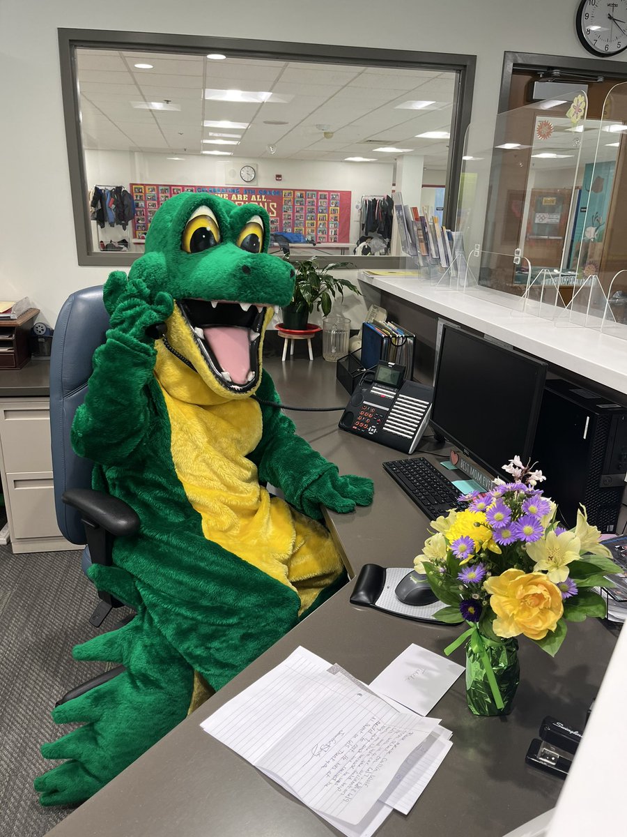 Look who showed up to help in the office. #carrcroftchampions #carrcroftstory <a href="/BSDk12/">Brandywine School District</a>