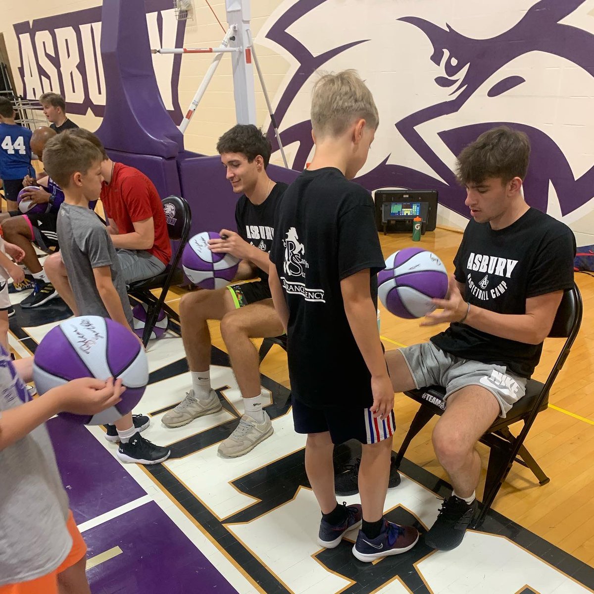 AsburyHoops's tweet photo. Our @AsburyHoops youth campers were able to snag signatures 🖊🏀 from players and coaches today! 

#TeamAU https://t.co/h0BKUFXVLy
