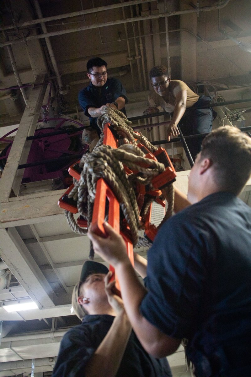 USS Bataan tweet media