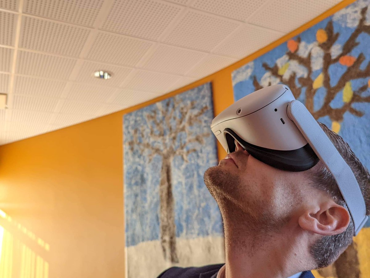 Today we got visit from school administrators from Akureyri, Iceland for a short presentation of our VR glasses. check out our website vegaproject.eu #school #edutwitter #teacher