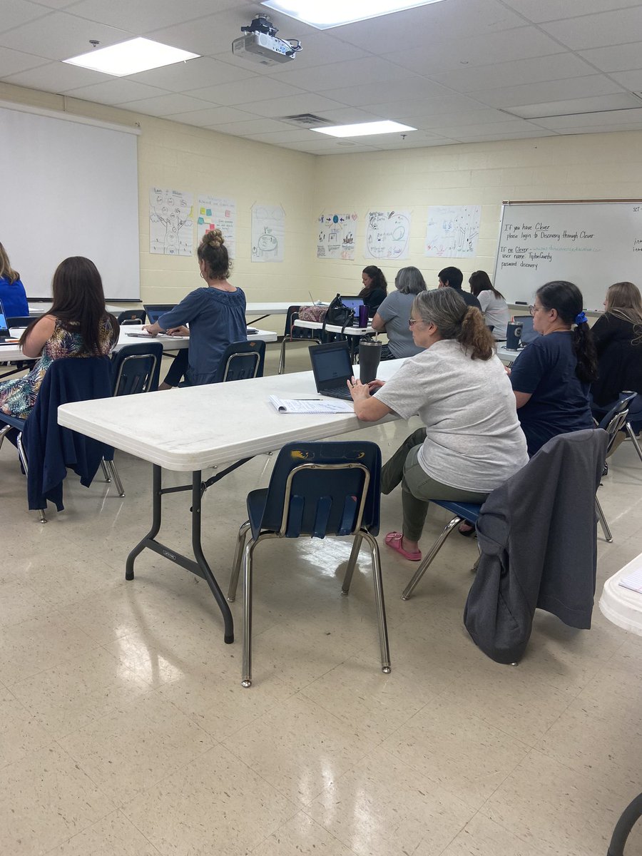 iluvmy3crowson's tweet photo. 3 days of learning about intentional steps that will lead to supporting exploration with @DiscoveryEducation. #STEM #STEMconnect @TCSchools_ https://t.co/fIhAUKpeAq