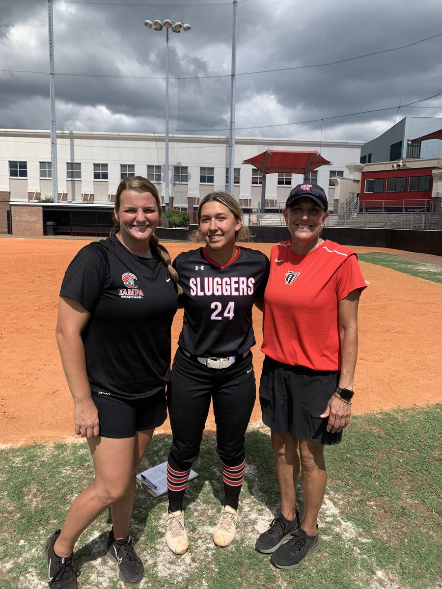 Thank you <a href="/CoachNeubauer_6/">Katie Neubauer</a> and Coach Kanter for a great camp! @Tampa_Softball