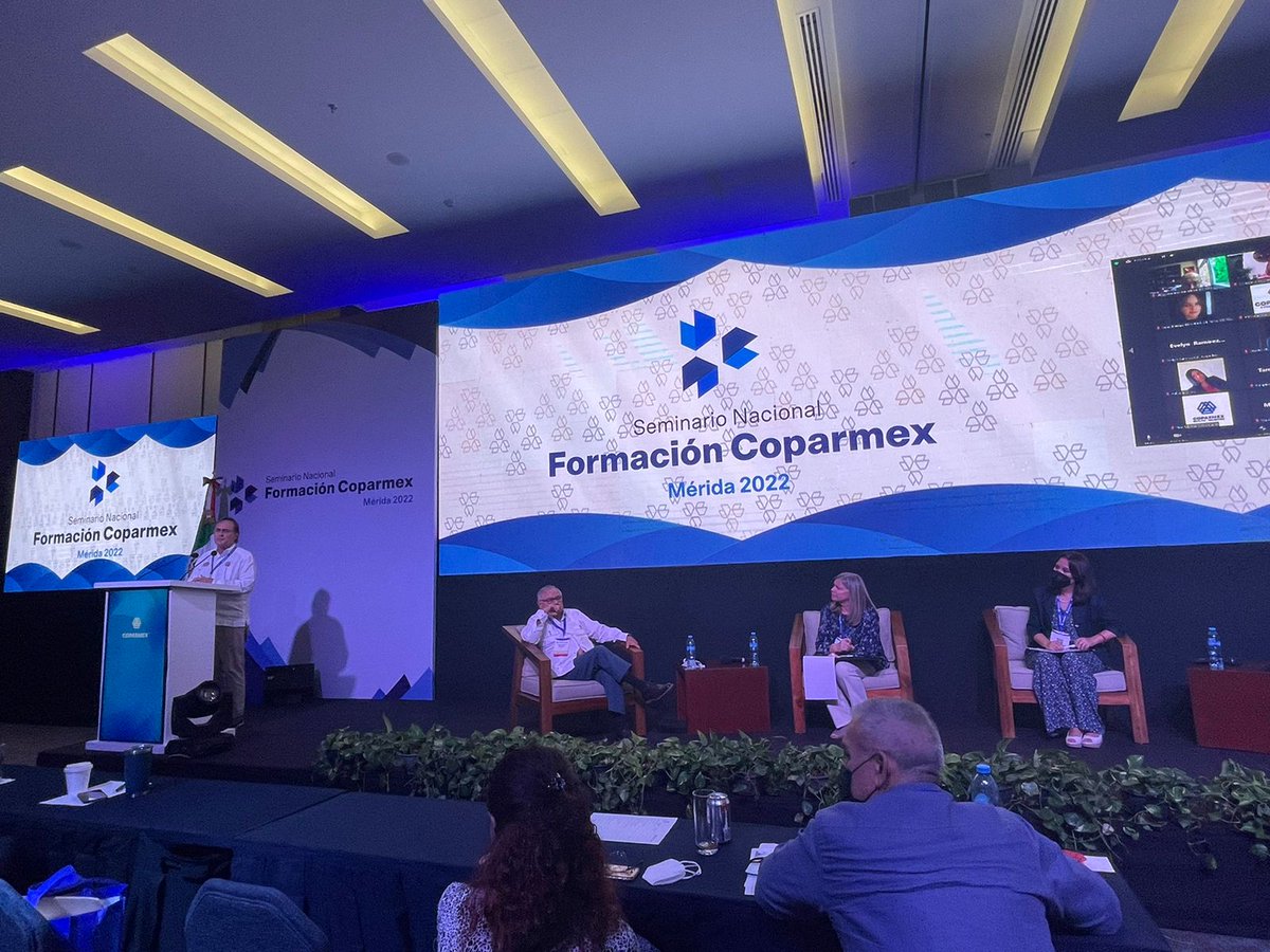 Excelentes reflexiones de @michlydianv <a href="/jpcastanon/">Juan Pablo Castañon</a>  #VíctorArjona y #BeatrizGómory  acerca de la persona y su dignidad, el equilibrio entre trabajo y familia y la gran trascendencia de superar las brechas que nos dividen para actuar desde hoy, en unidad por México. ¡Enhorabuena!