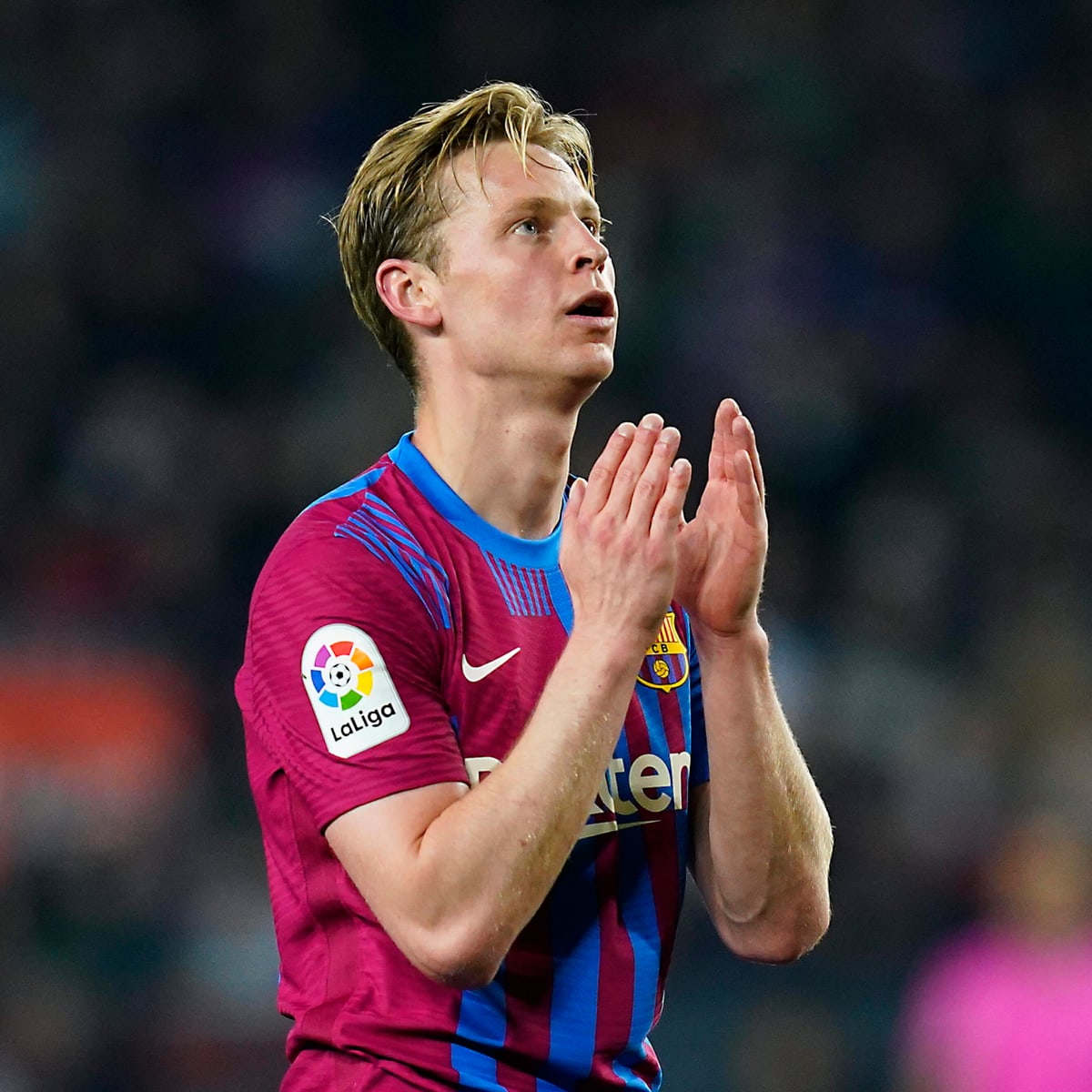 UtdActive's tweet photo. 🚨🇳🇱| Positive developments expected imminently regarding Frenkie de Jong. 

 [@alex_crook] #MUFC 🔴 https://t.co/IuQxC61Ehg