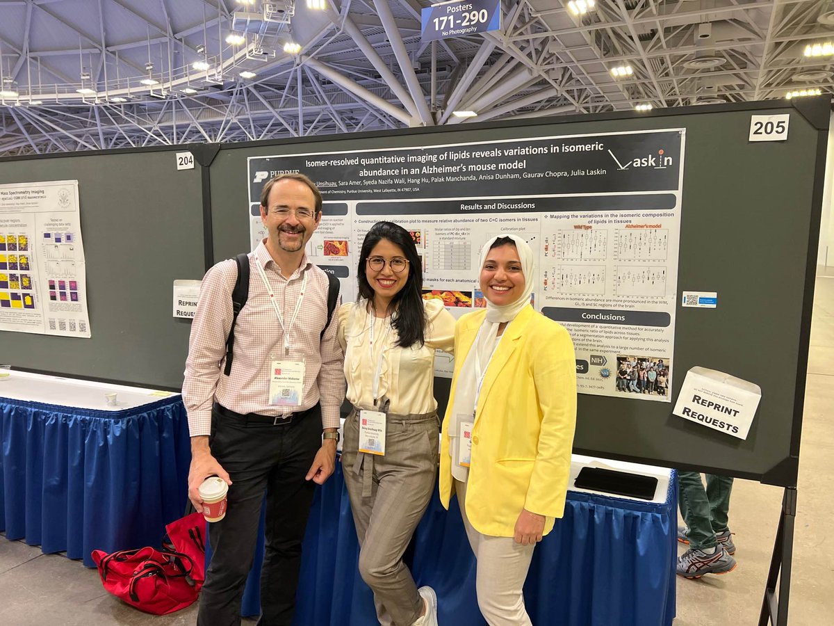 LabLaskin's tweet image. Meeting Mr. Orbitrap himself at #ASMS2022!