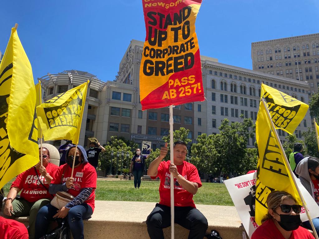 Sindicato de Trabajadores de Comida Rápida de CA (@caffwunion_sp) on Twitter photo HAPPENING NOW: Bay area workers have joined the statewide fast food strike.
When the pandemic hit, we were left to buy our own PPE and were told to wear doggie diapers as masks.
Some of us launched a historic 47-day strike at <a href="/McDonalds/">McDonald's</a>.
We won that strike.
We will win #AB257 HAPPENING NOW: Bay area workers have joined the statewide fast food strike.
When the pandemic hit, we were left to buy our own PPE and were told to wear doggie diapers as masks.
Some of us launched a historic 47-day strike at <a href="/McDonalds/">McDonald's</a>.
We won that strike.
We will win #AB257