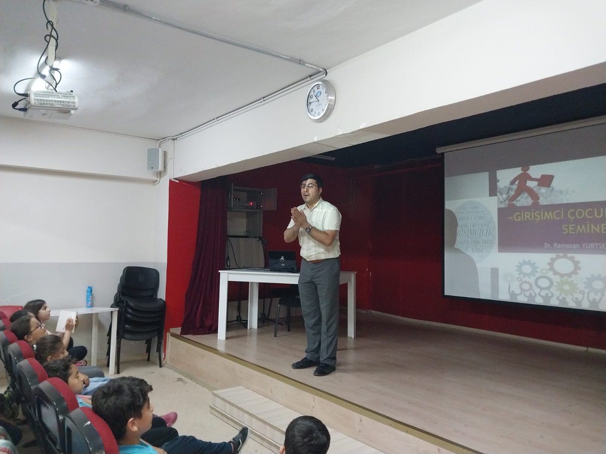 Okulumuz 4. sınıf öğrencilerine sınıf ögretmenimiz Dr. Ramazan Yurtseven tarafından " *Girişimci Çocuk, Üreten Nesil* " konulu seminer verilmiştir.
Mezun edeceğimiz öğrencilerimize girişim ufku kazandırmak adına verimli ve güzel bir seminer gerçekleştirilmiştir.<a href="/Ramazan74164002/">Ramazan YURTSEVEN</a>