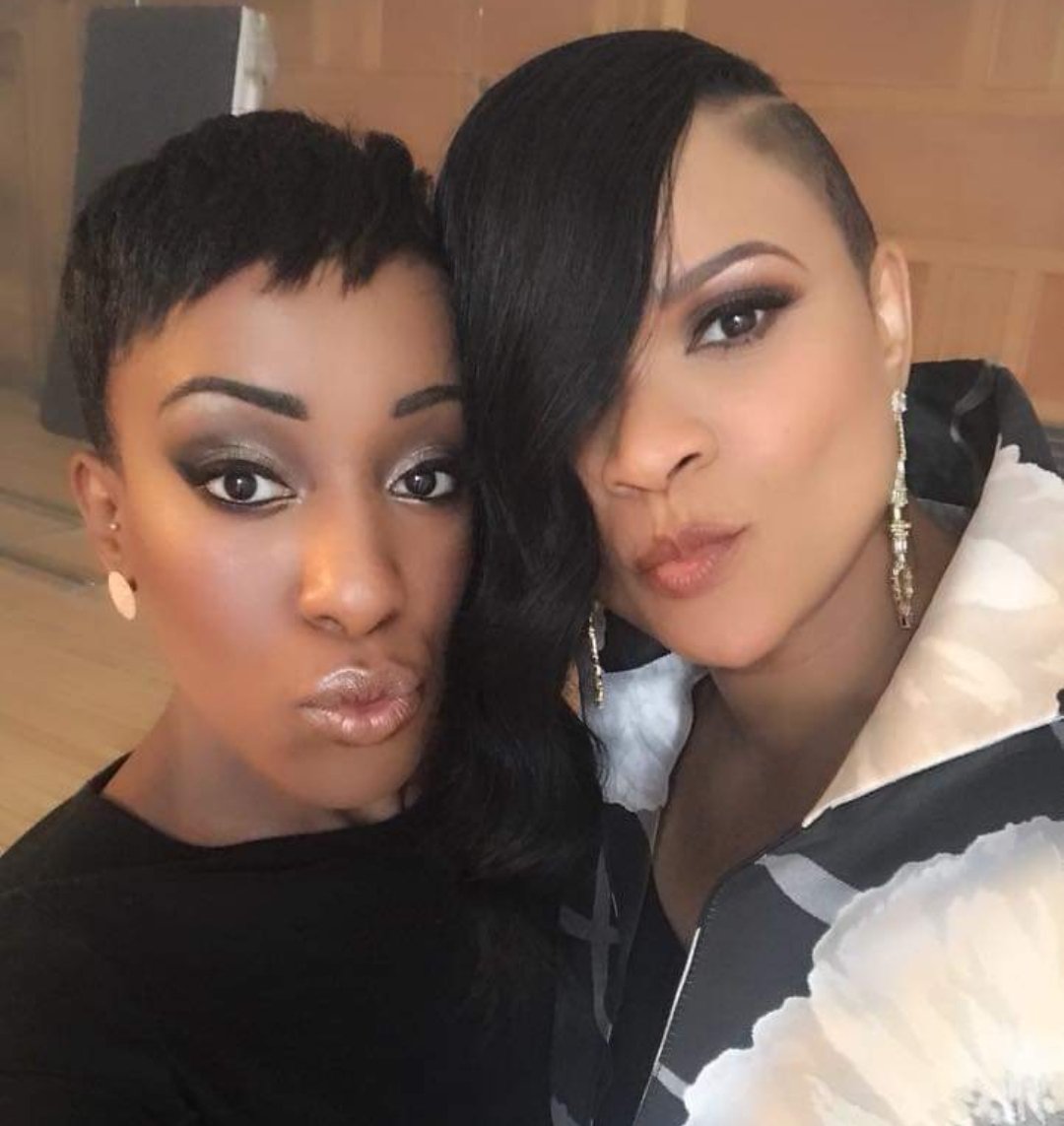 GabrielleUKFans's tweet photo. GABRIELLE with her former backing vocalist, Phebe Edwards - whose debut album 'Pandora's Box of Love' isOUT NOW.
Follow Phebe here: @PhebeEdwards and click the link in her bio! 💜
@gabrielleuk
#Gabrielle #PhebeEdwards #Music #NewMusic #Singer #Album #Spotify #Singer #Vocalist https://t.co/JBmAoPOSP0