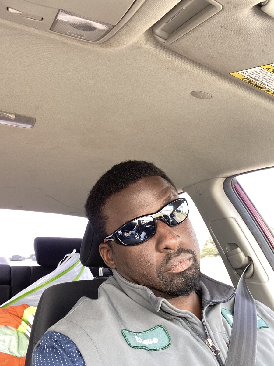 Darkskindad77's tweet photo. Brrruhhh! Of course on Tuesday when I was done early at work his game gets cancelled and today my son‘s baseball game is a go and I’m stuck at work! This can’t be life! #dadrant https://t.co/VpRLZMIBrT