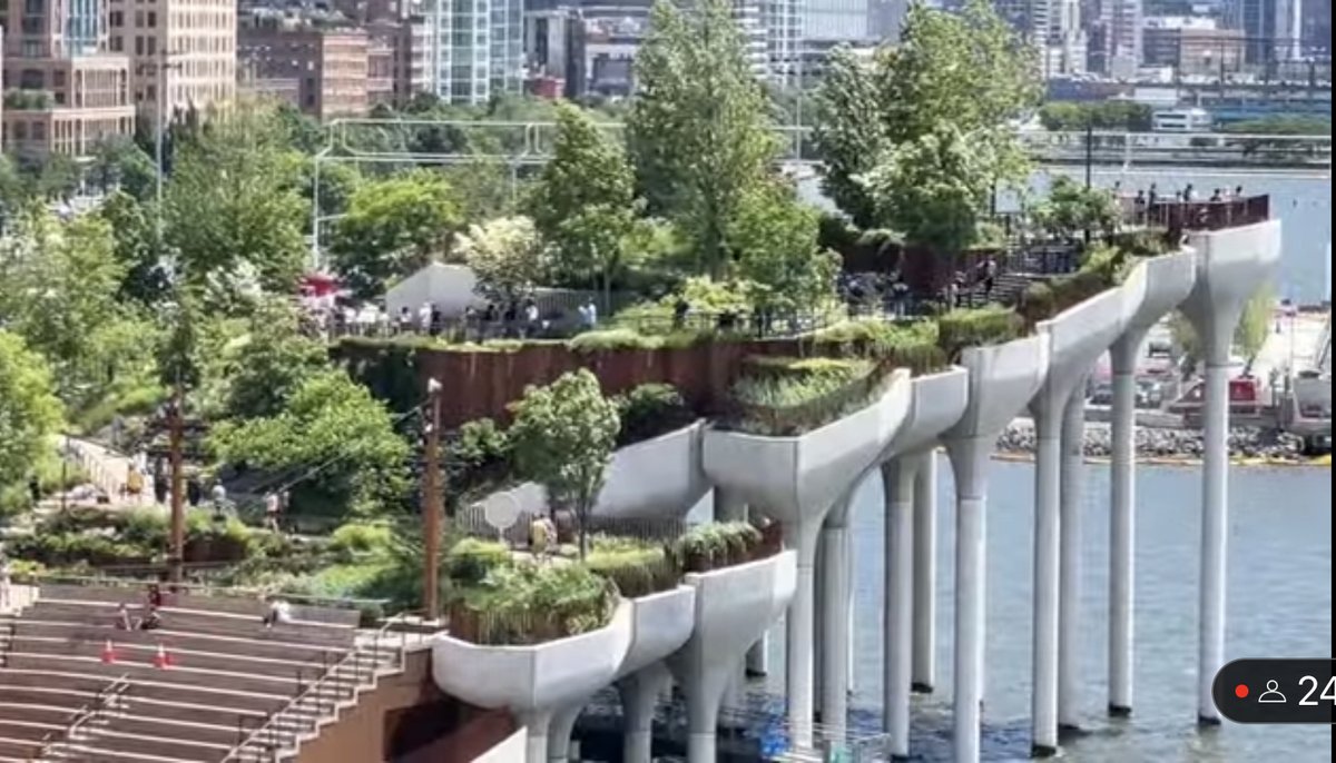 micheytx's tweet photo. Exploring the #RooftopPark with @Dutchmazz on his @YouTube channel https://t.co/TJS138Zc0p. #HudsonRiverPark #LittleIsland #HudsonRiver #NewYorkCity #NYC 💙🤍💙🤍 https://t.co/mwGsknscpD