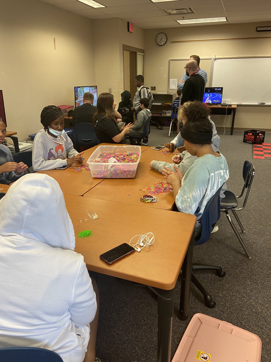 MissBishTweets's tweet photo. Day 2 of June NLL made me thankful for our partnership with the Boys and Girls Club of the Midlands. @OPS_Morton students are so lucky to have these experiences with Panther Pack. ❤️ #OPSProud #BGCM https://t.co/38sVPkzTI4