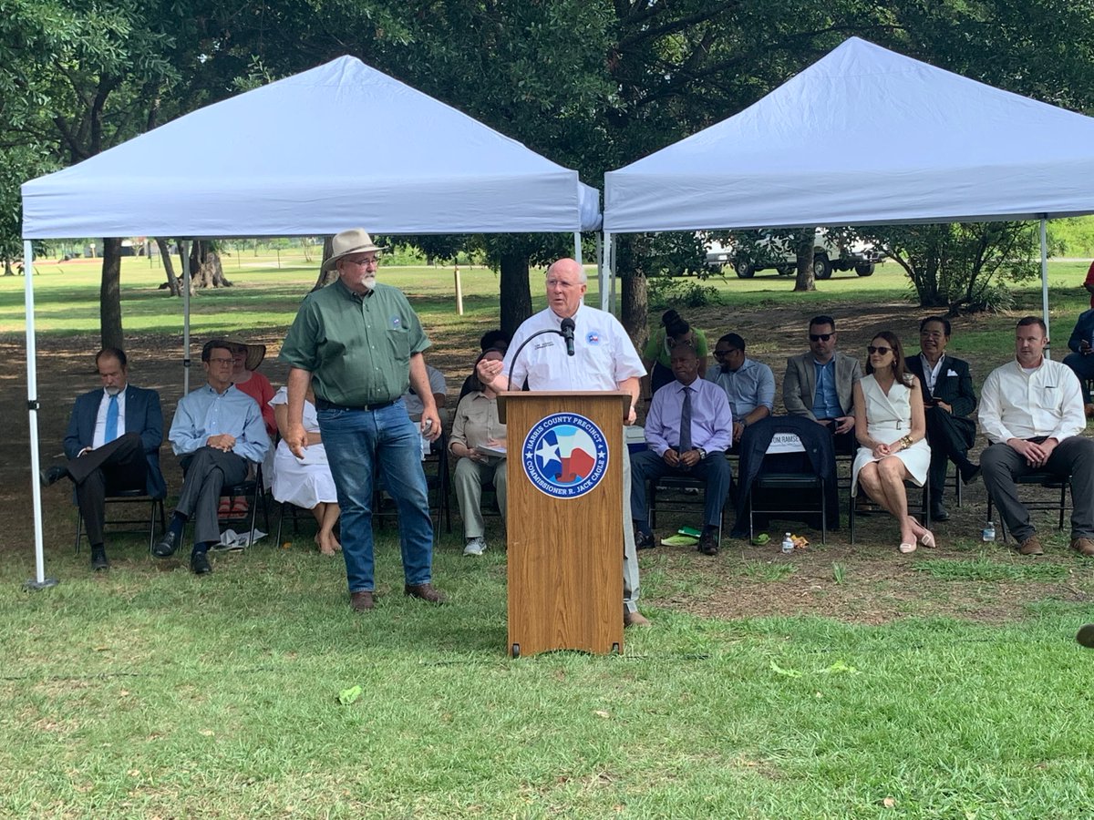 HarrisCoPct3's tweet photo. Precinct 3 was proud to take part in a groundbreaking today held at Arthur Storey Park to celebrate the start of construction on a new 7.67-mile segment of Brays Bayou Greenway.🎉👏

#hounews #ParksandTrails #HarrisCoPct3 https://t.co/atyvdLtCK5
