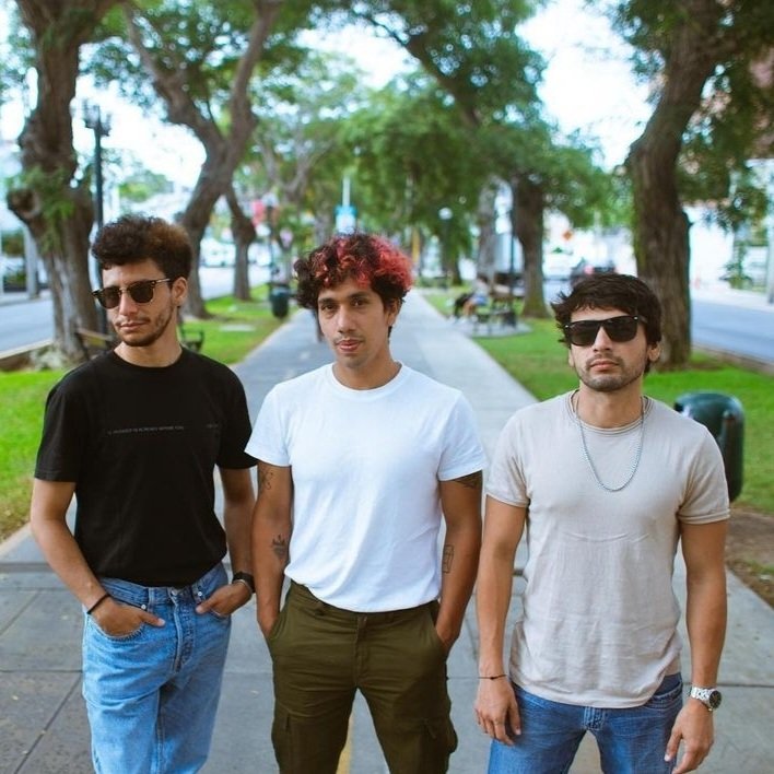 El lunes es:
          🇦🇺                            🇵🇪
<a href="/lastdinosaurs/">Last Dinosaurs</a> vs. <a href="/Rivieremusica/">R I V I E R E</a>