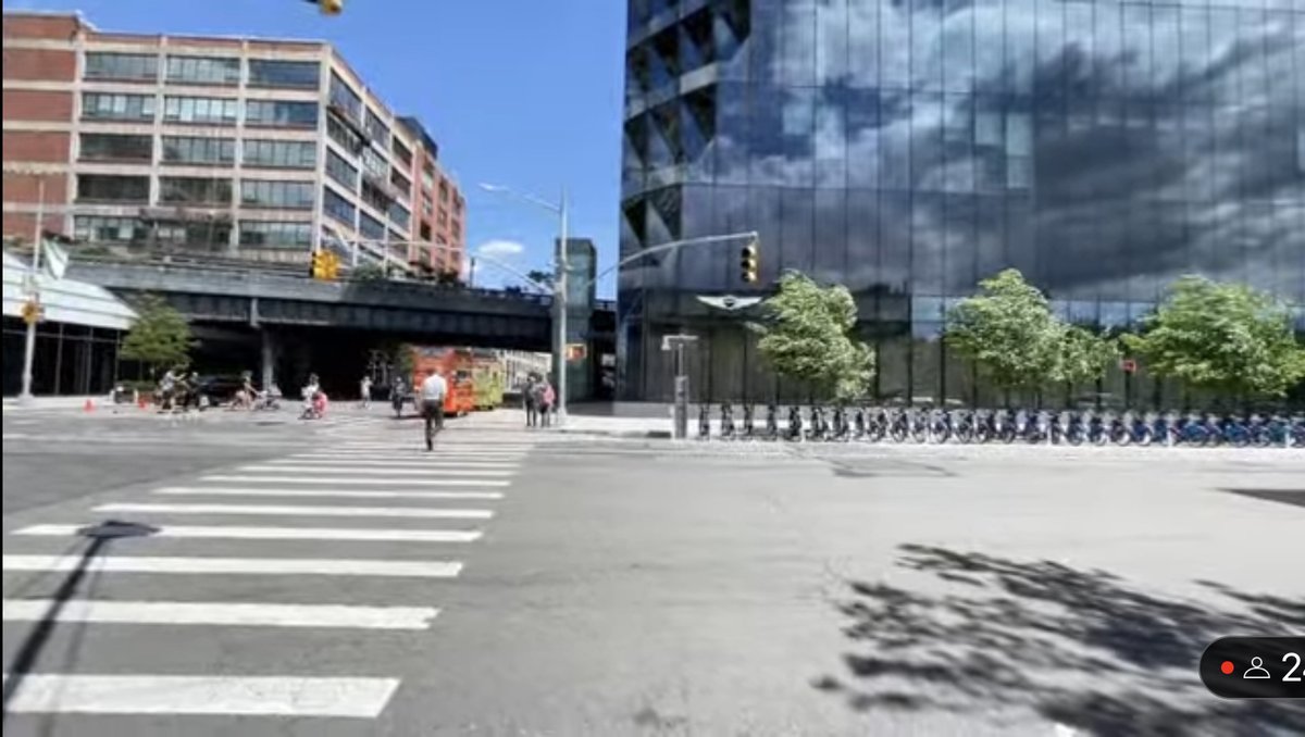 micheytx's tweet photo. My screenshots are from today’s livestream with @Dutchmazz #RoofTopPark #HudsonRiverPark #Manhattan #NewYorkCity #NYC @YouTube https://t.co/TJS138Zc0p 💙🤍💙🤍 https://t.co/sBngf812sG